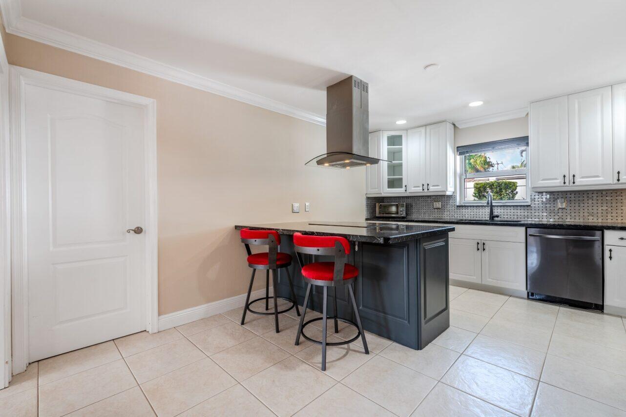 2150 NE 34 Court, Lighthouse Point