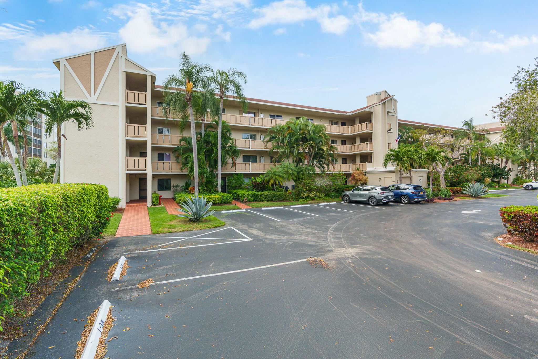 6515 Kensington Lane 201