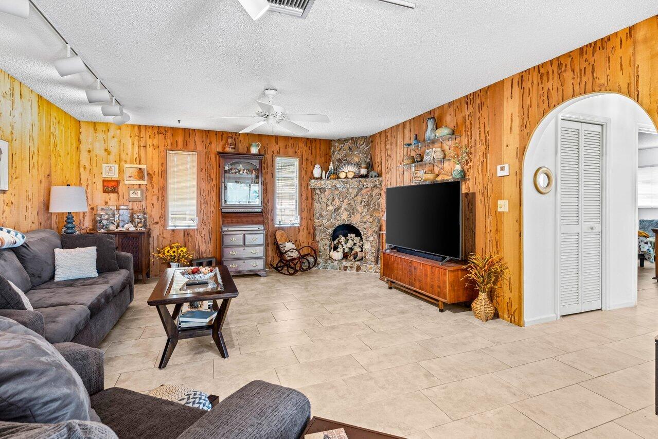 1120 SW 16th Street