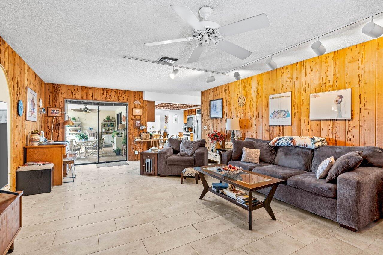 1120 SW 16th Street
