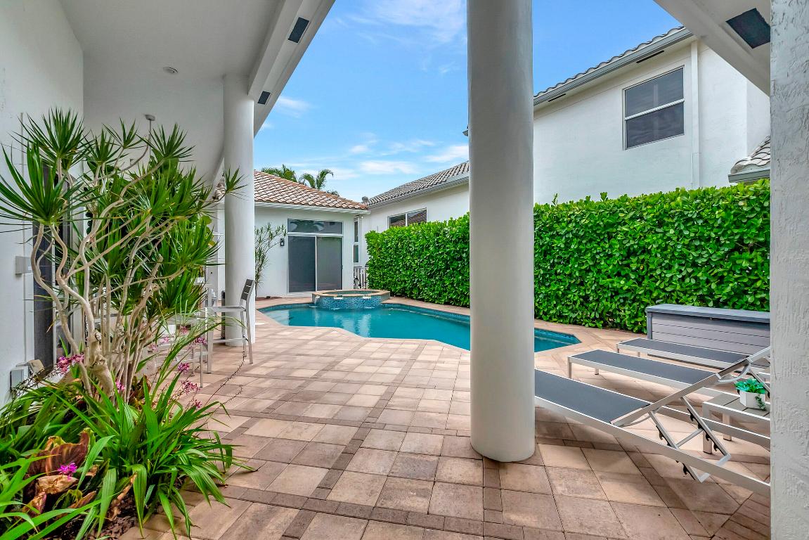 4085 Avalon Pointe Drive, Boca Raton