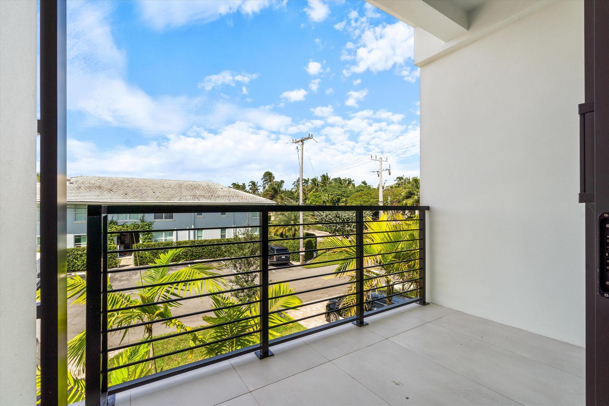 1068 Del Harbour Drive