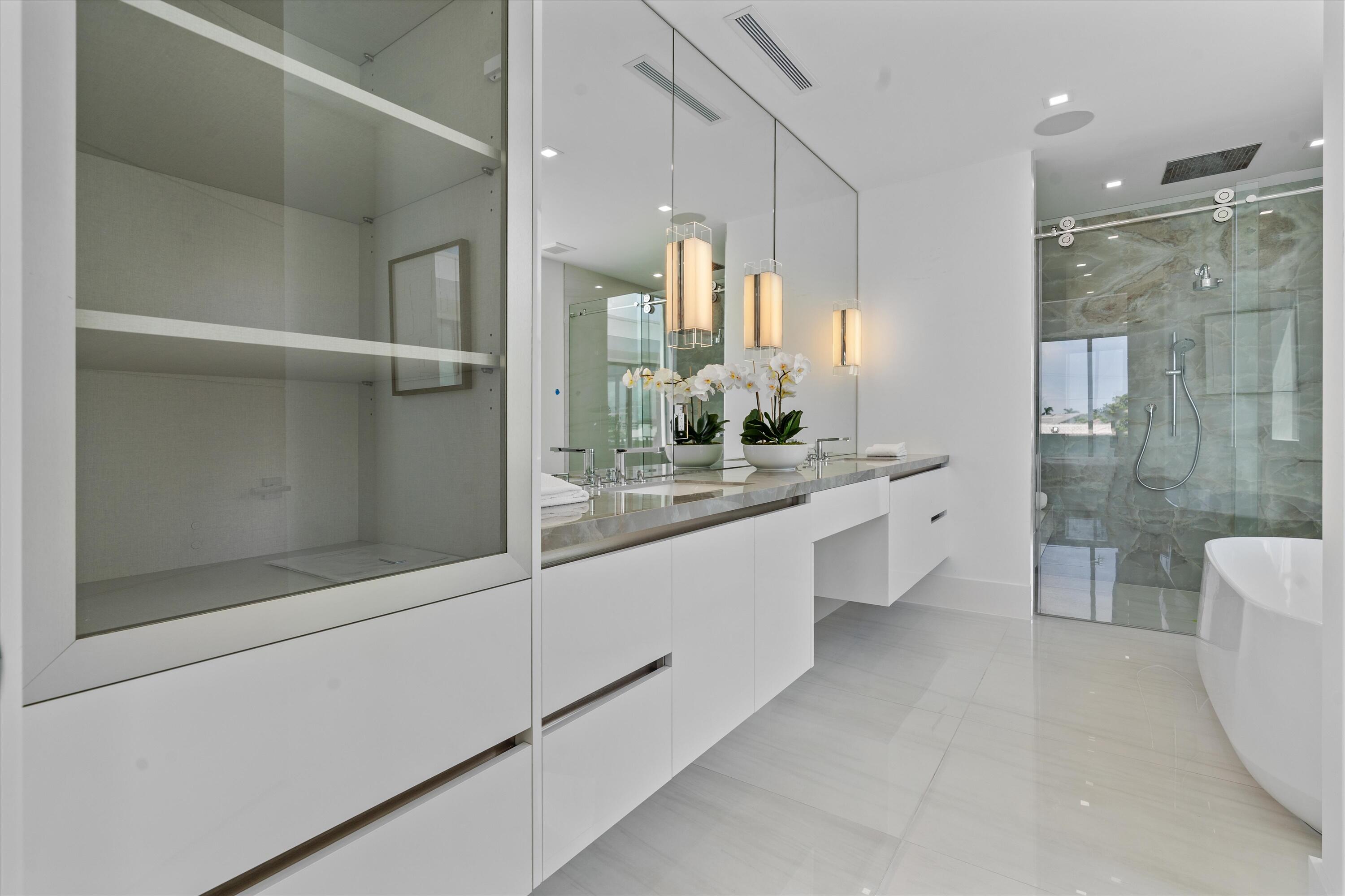 1070 Del Harbour Drive