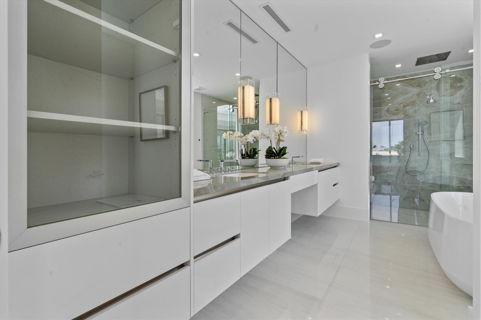 1070 Del Harbour Drive