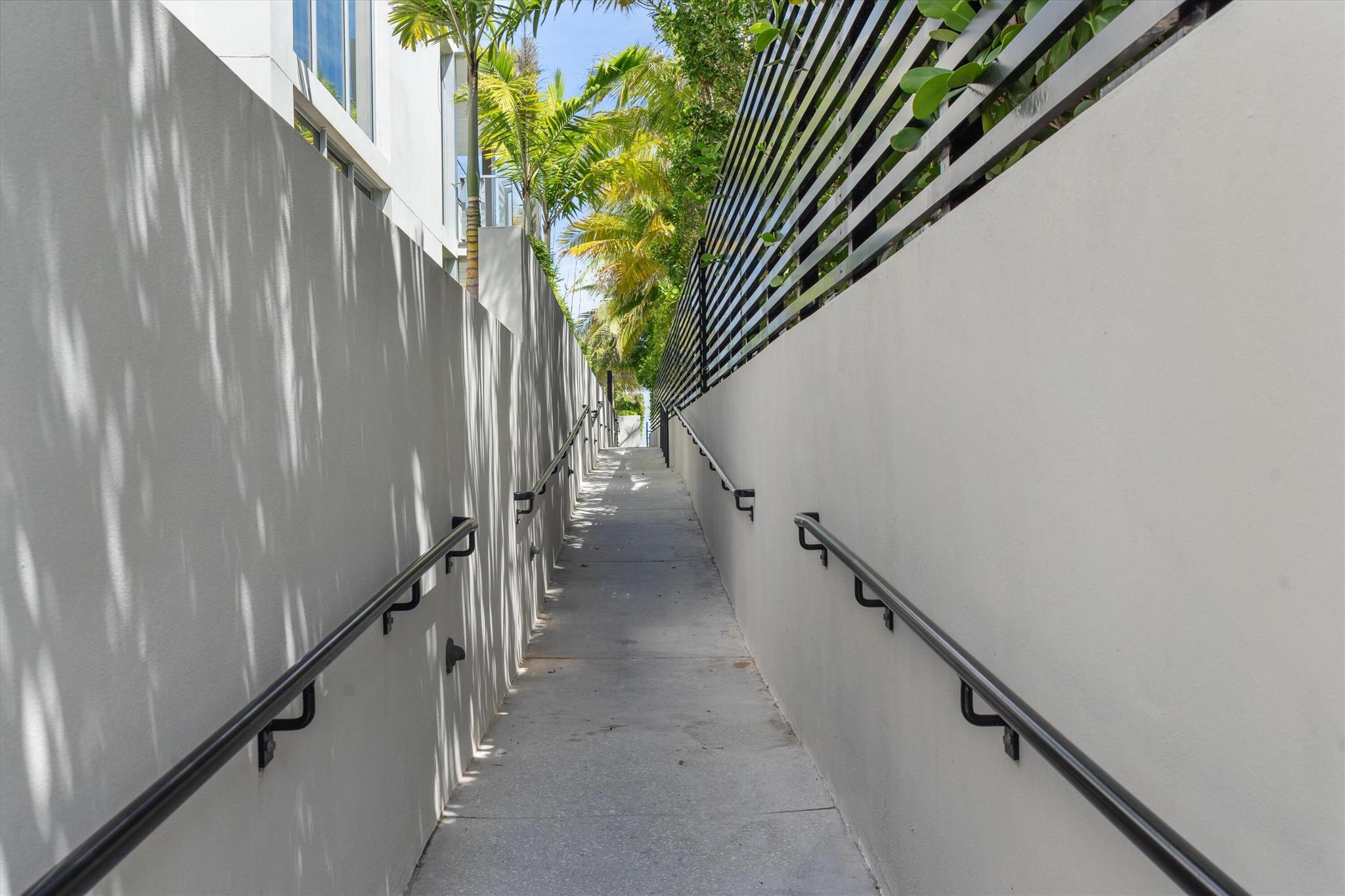 1070 Del Harbour Drive