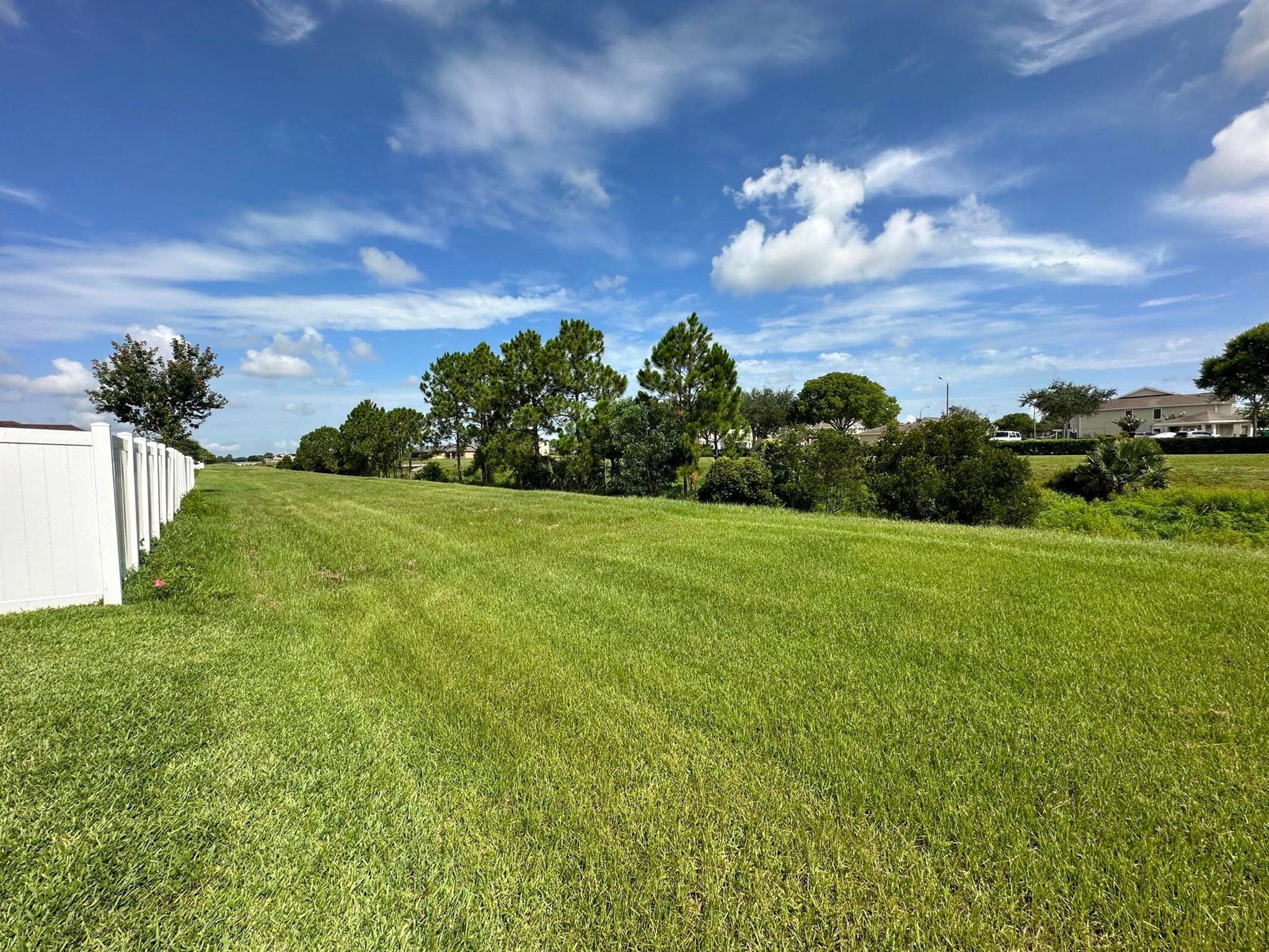 5475 NW Pine Trail Circle