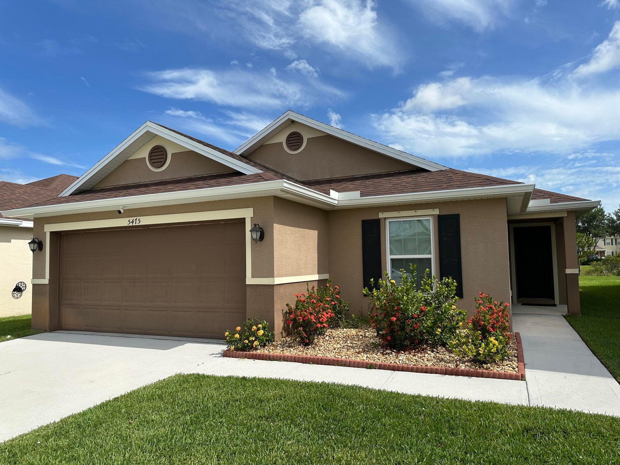 5475 NW Pine Trail Circle