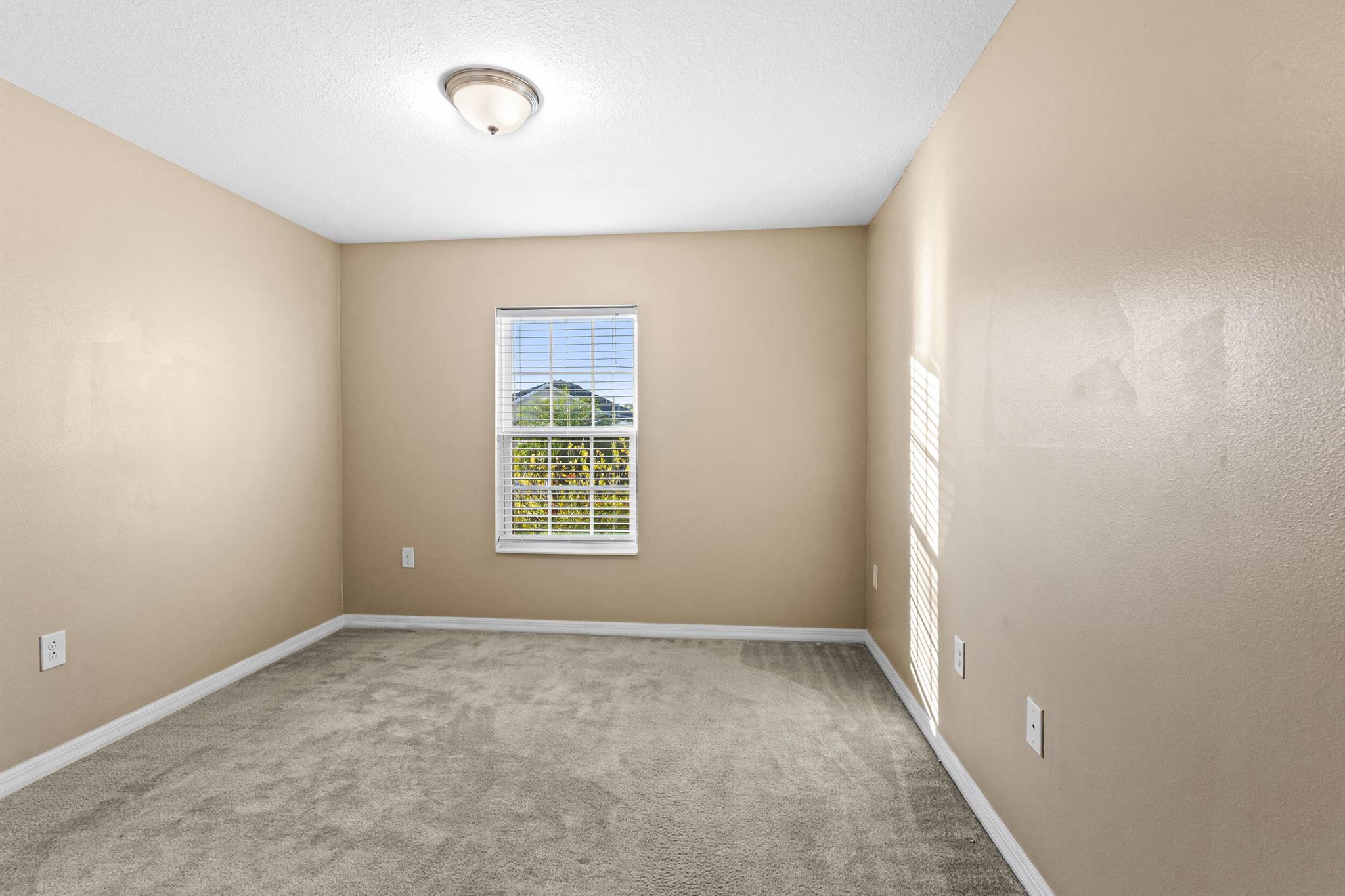 5475 NW Pine Trail Circle