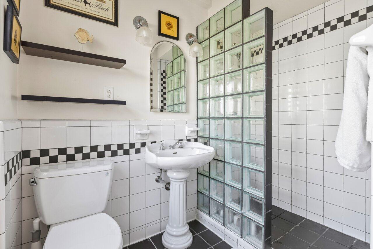 100 N Ocean Boulevard 104