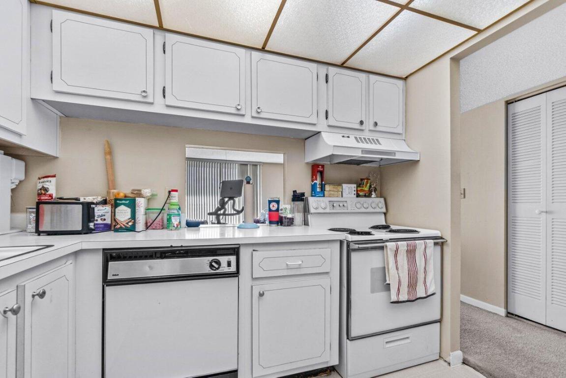 500 Executive Center Drive 5f, West Palm Beach Unit: 5f