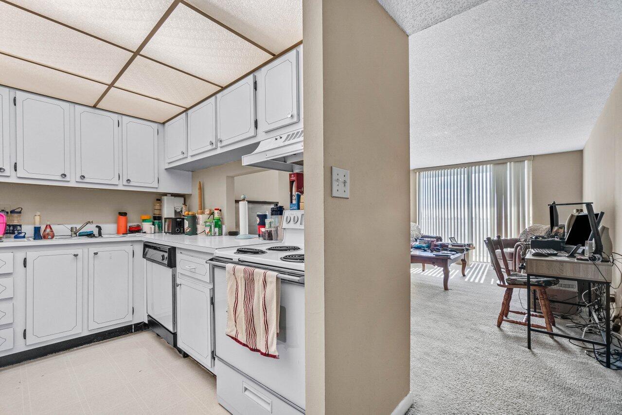 500 Executive Center Drive 5f, West Palm Beach Unit: 5f