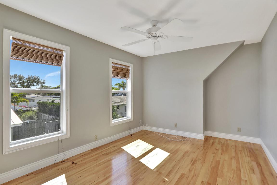 810 NE 4th Street, Deerfield Beach