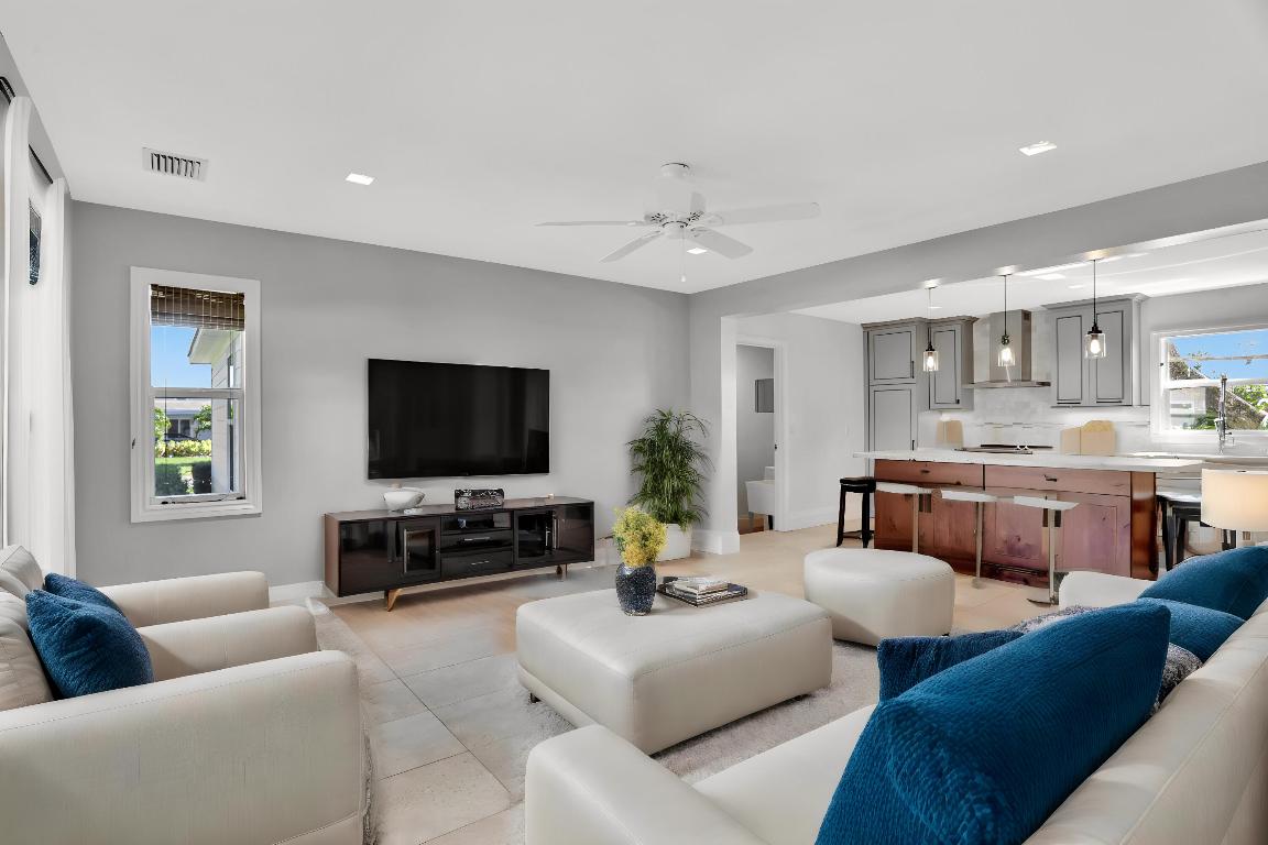 810 NE 4th Street, Deerfield Beach