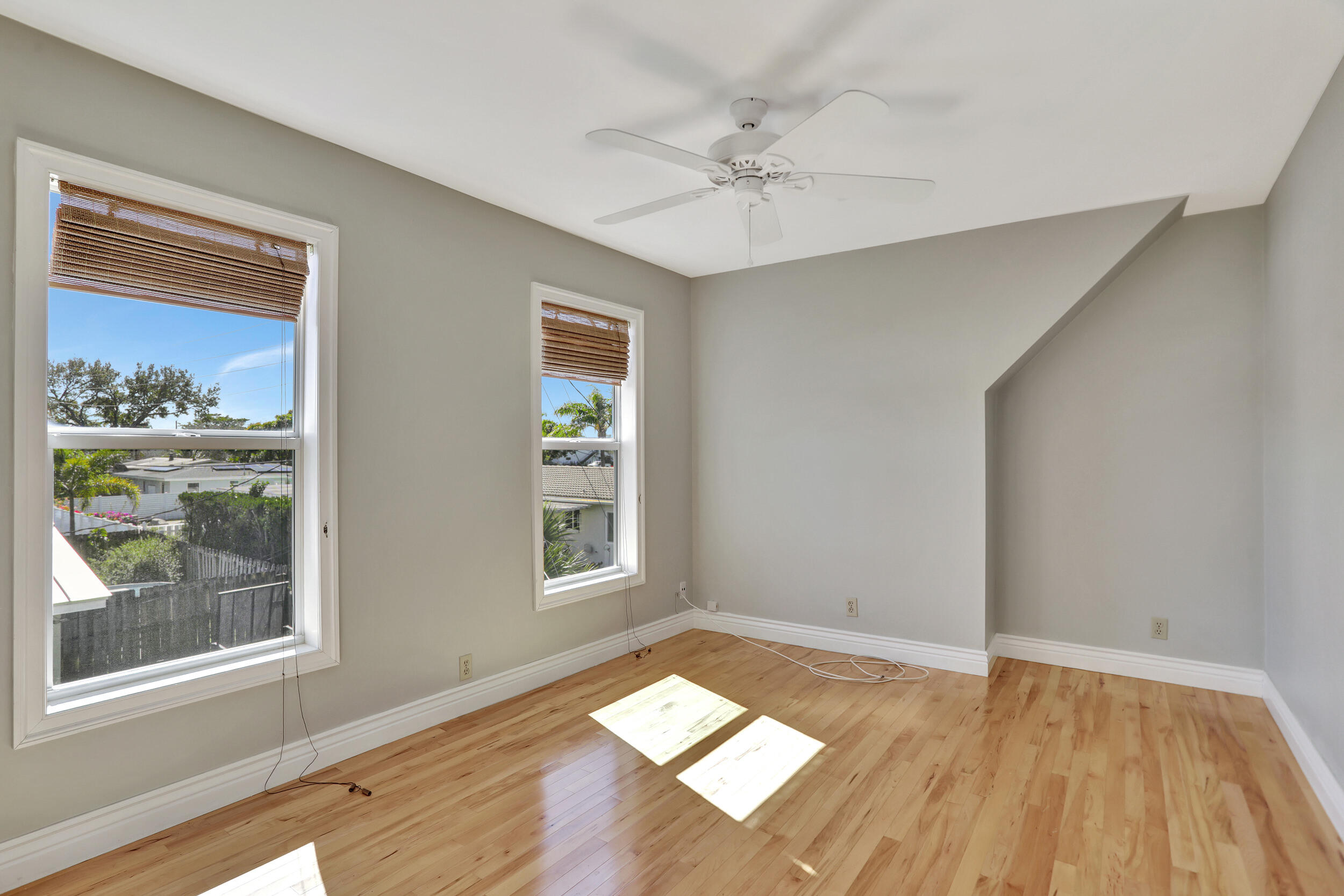 810 NE 4th Street, Deerfield Beach