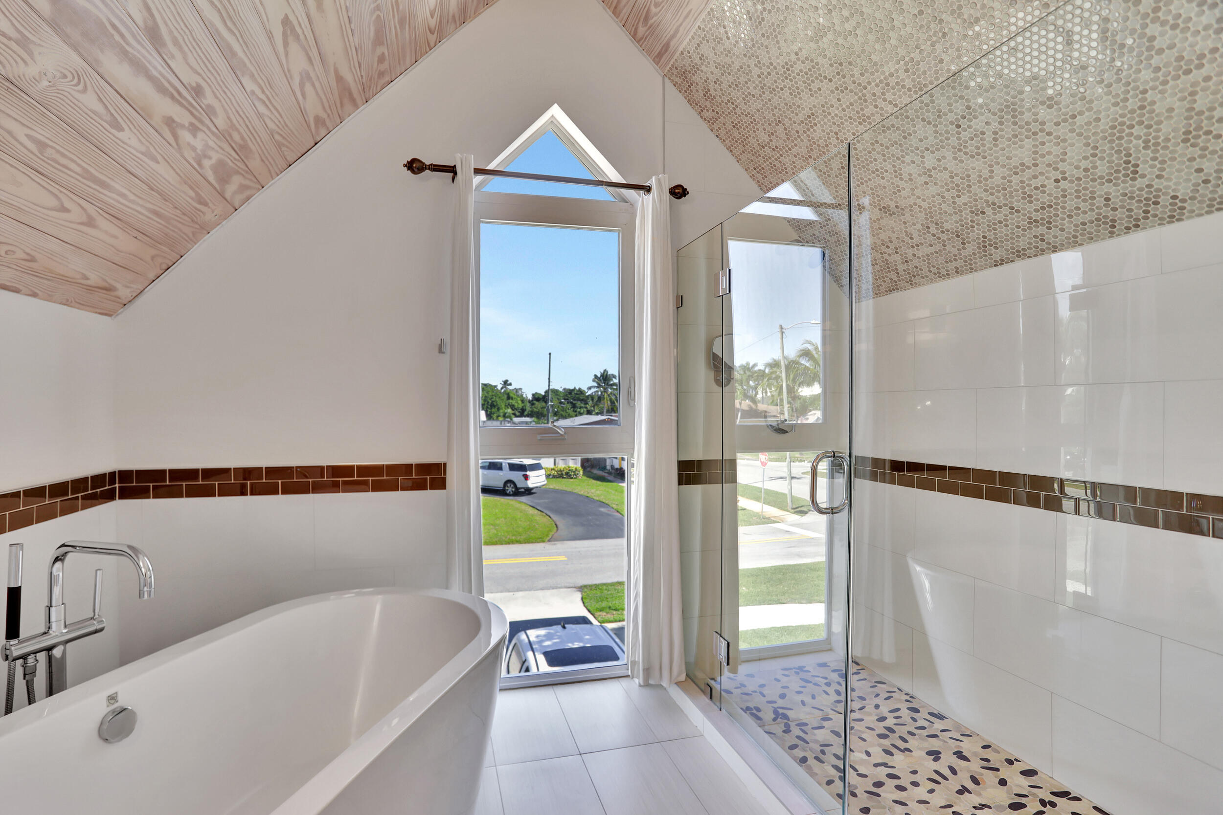 810 NE 4th Street, Deerfield Beach