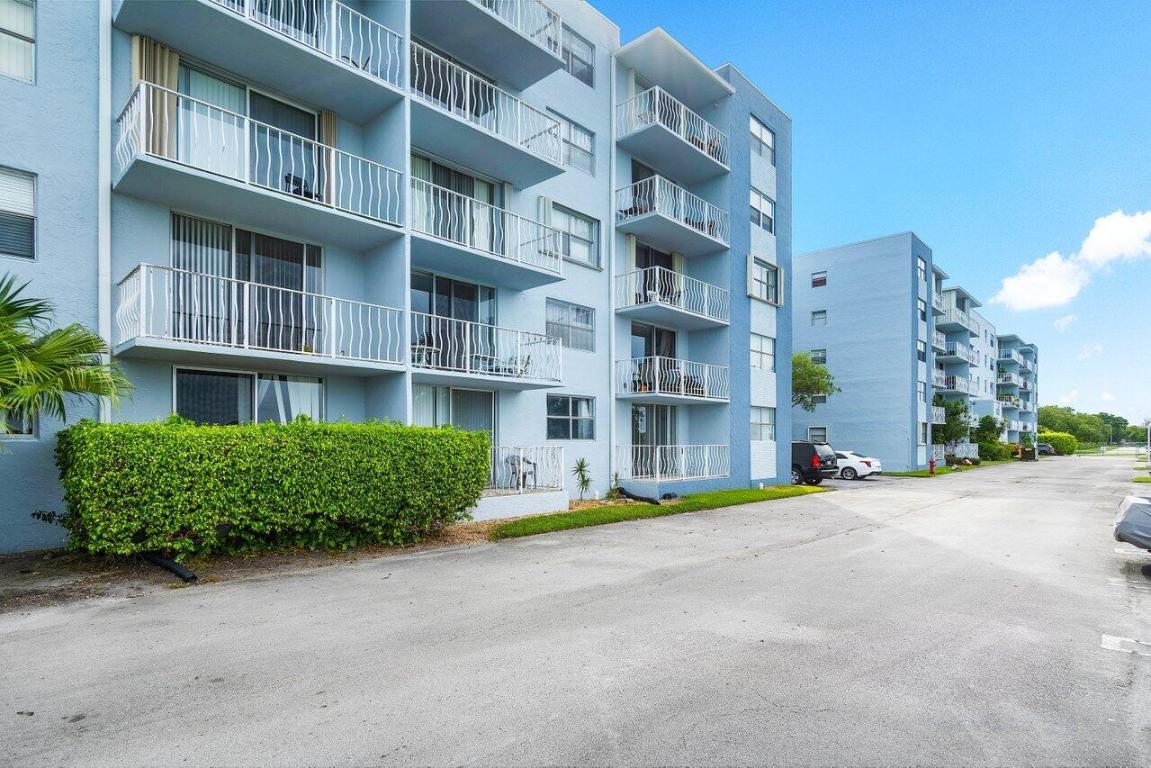 480 Executive Center Drive 1b