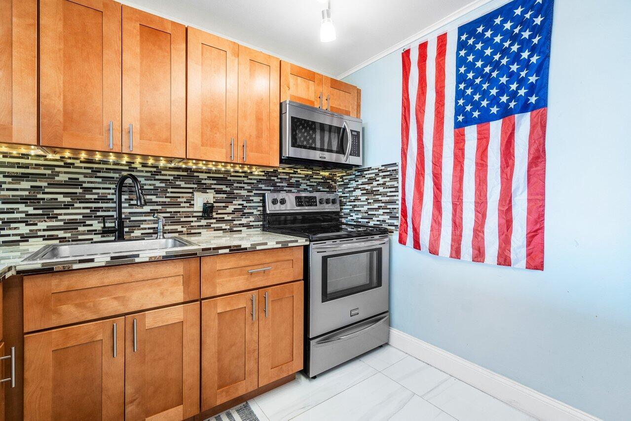 480 Executive Center Drive 1b