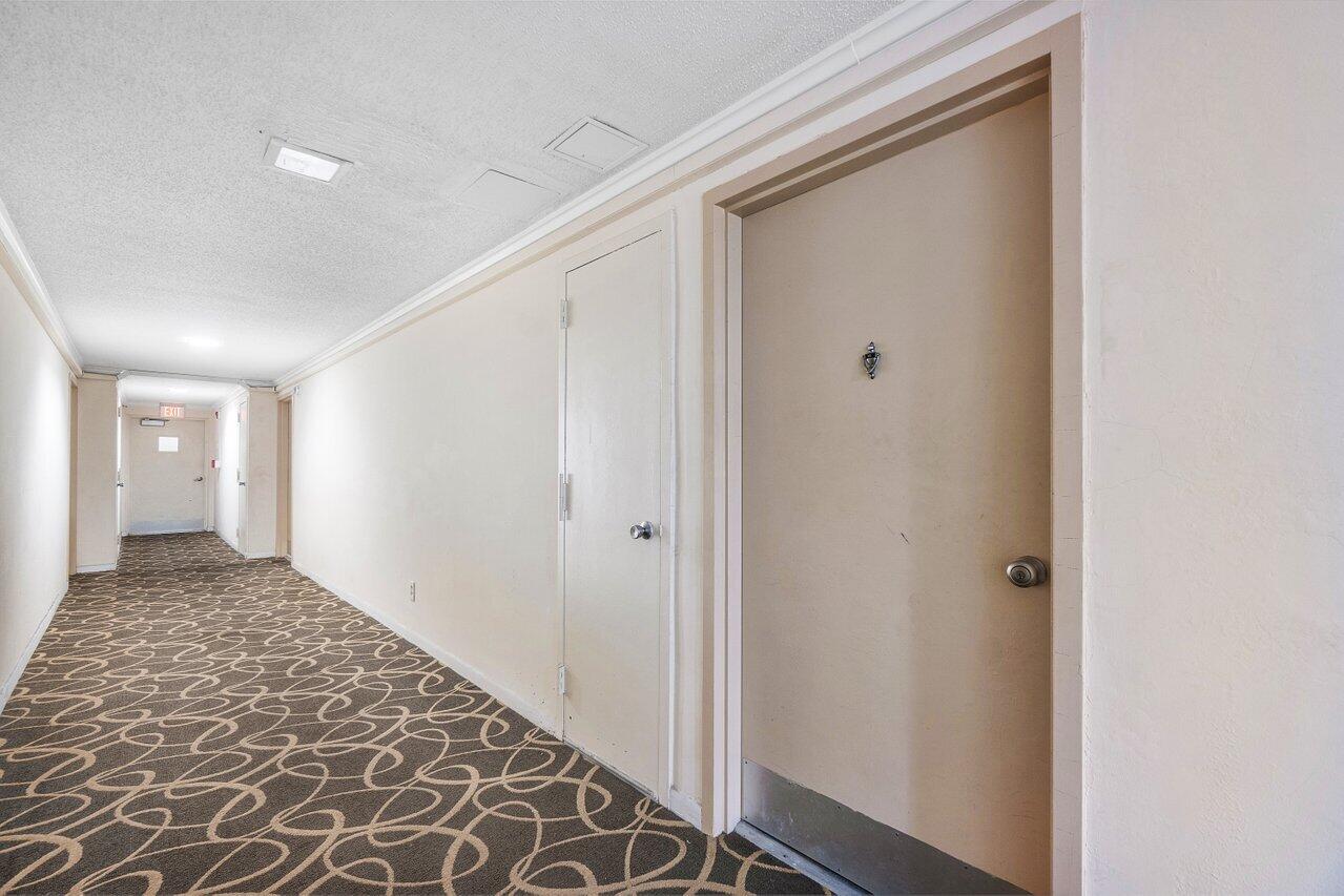 480 Executive Center Drive 1b