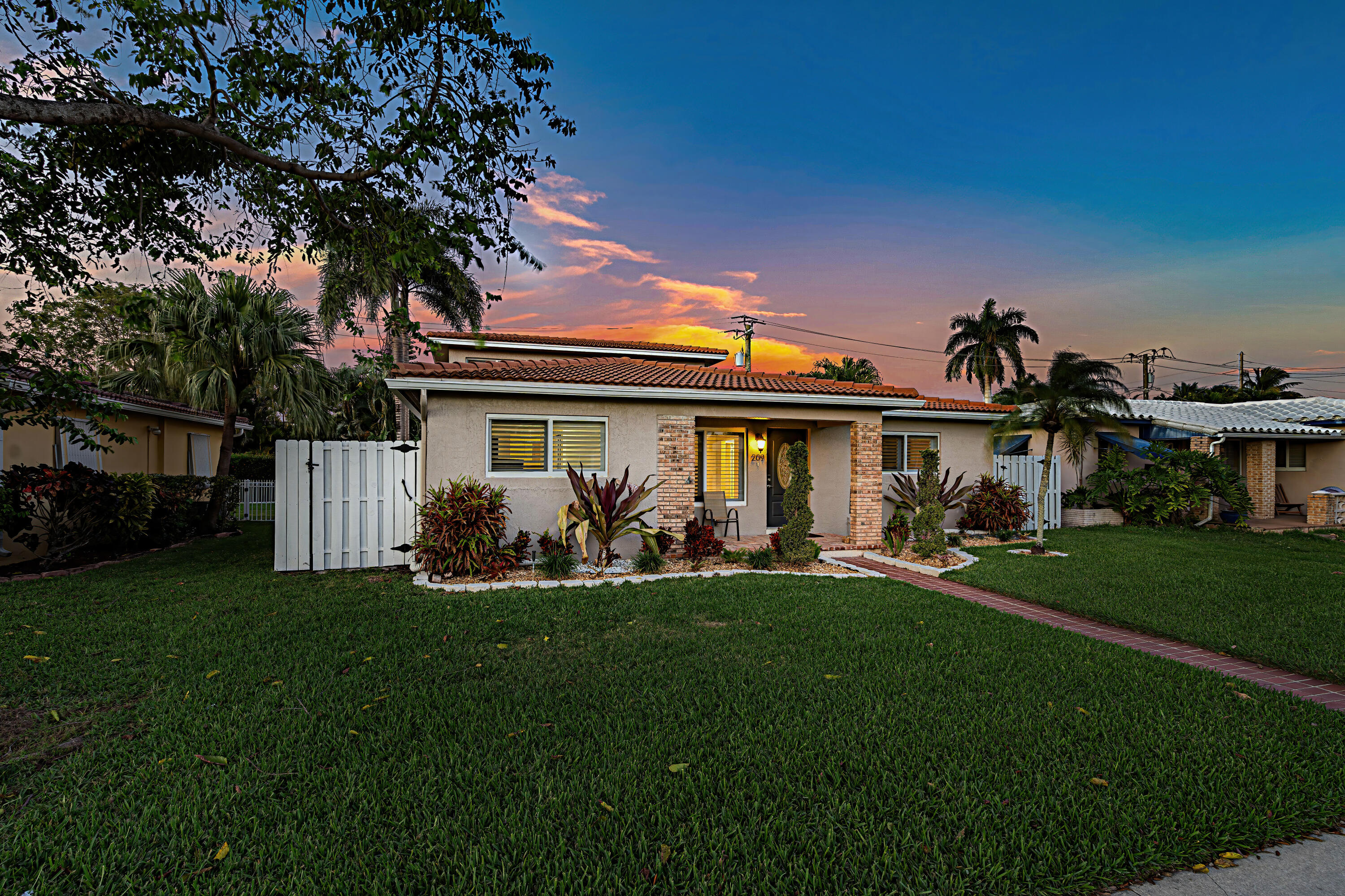 209 SE 3rd Terrace