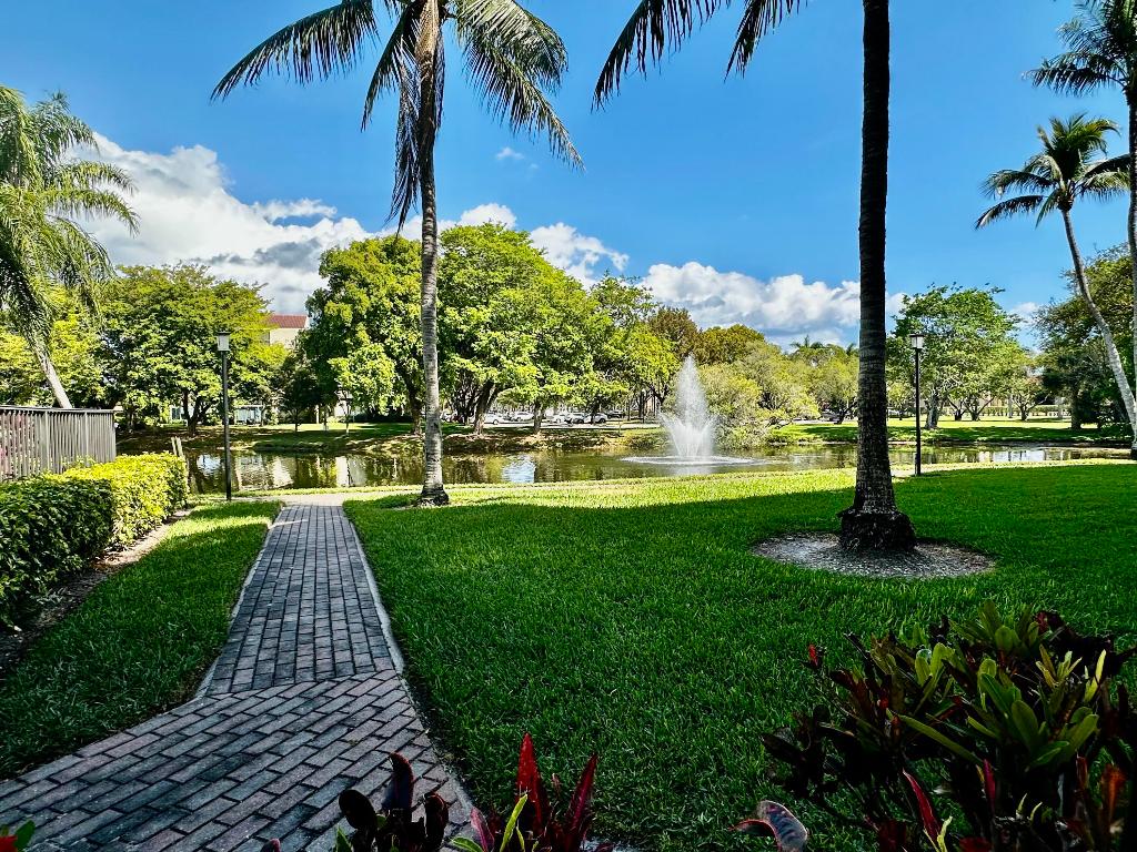 2105 Lavers Circle, 106, Delray Beach Unit: 106