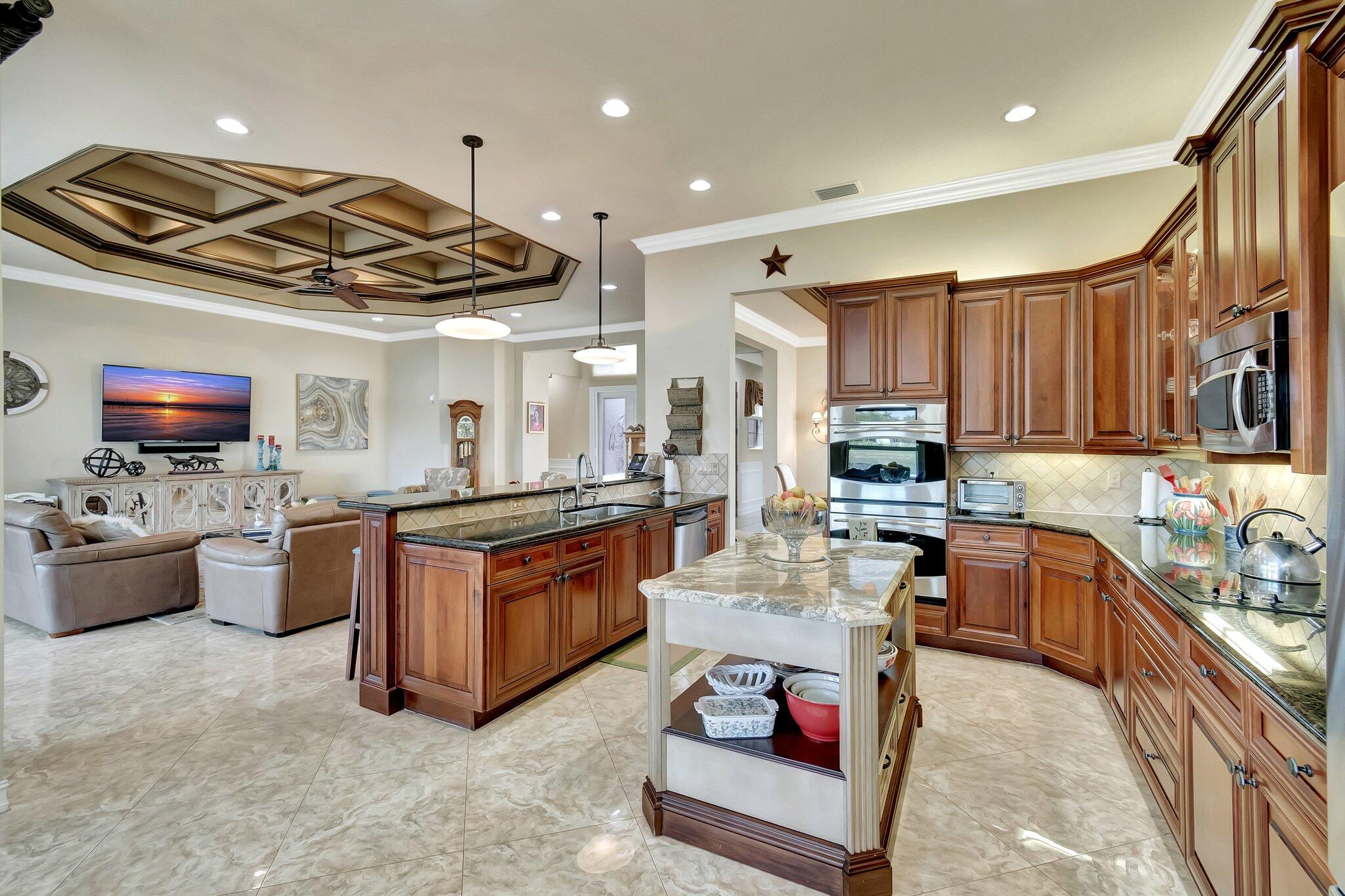 10702 Whitewind Circle, Boynton Beach