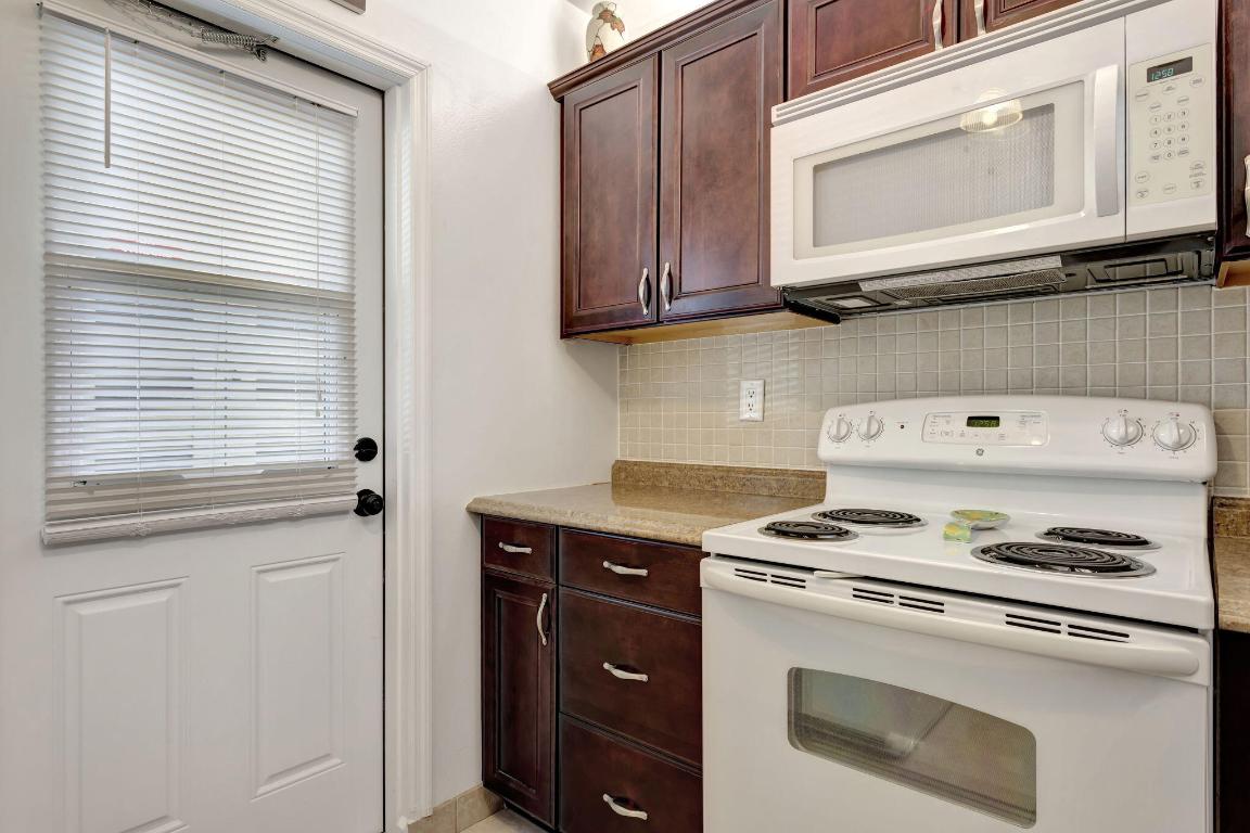 3505 NW 48th Avenue 416, Lauderdale Lakes Unit: 416