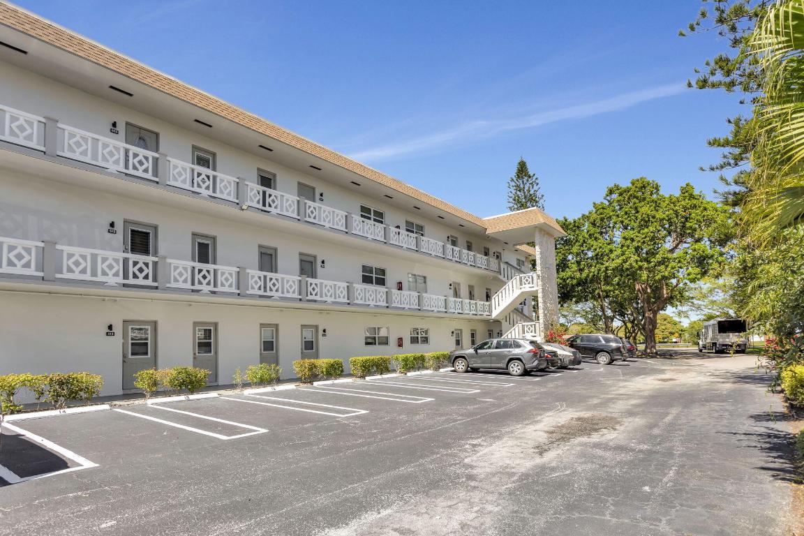 3505 NW 48th Avenue 416, Lauderdale Lakes Unit: 416