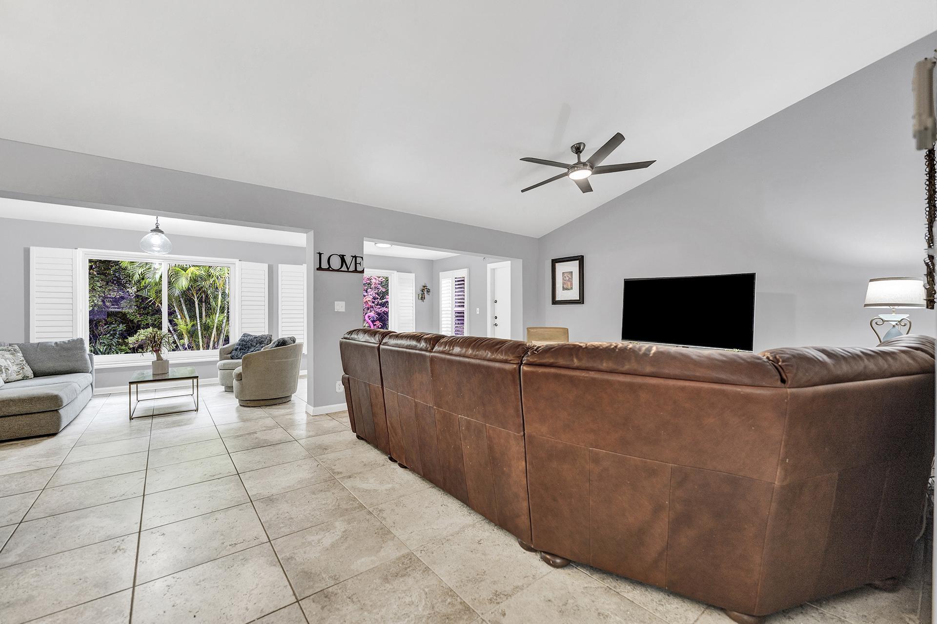 301 Del Rio Boulevard