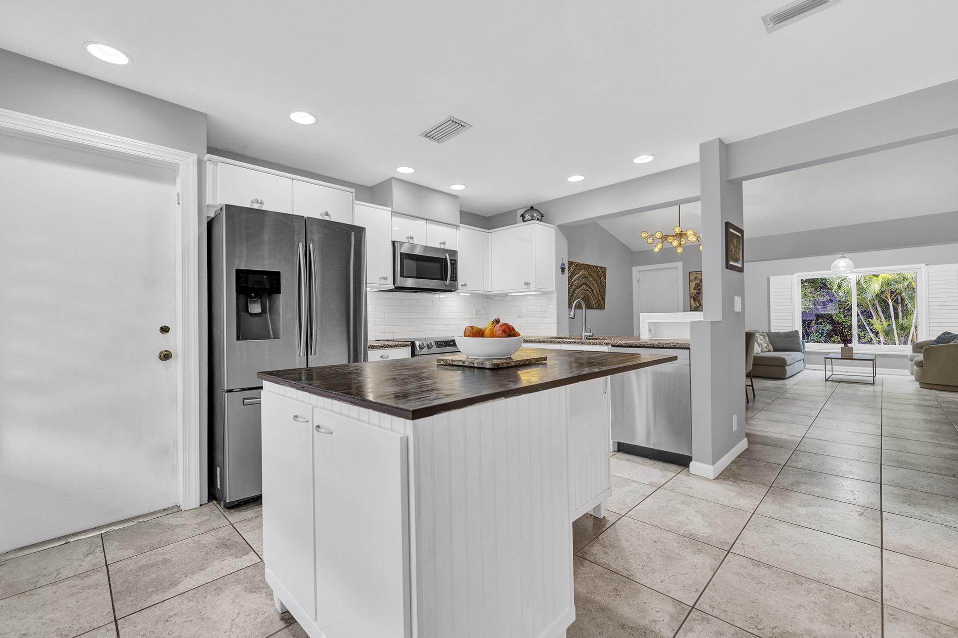 301 Del Rio Boulevard