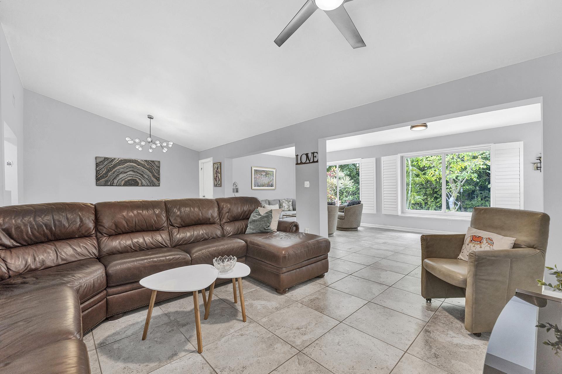 301 Del Rio Boulevard