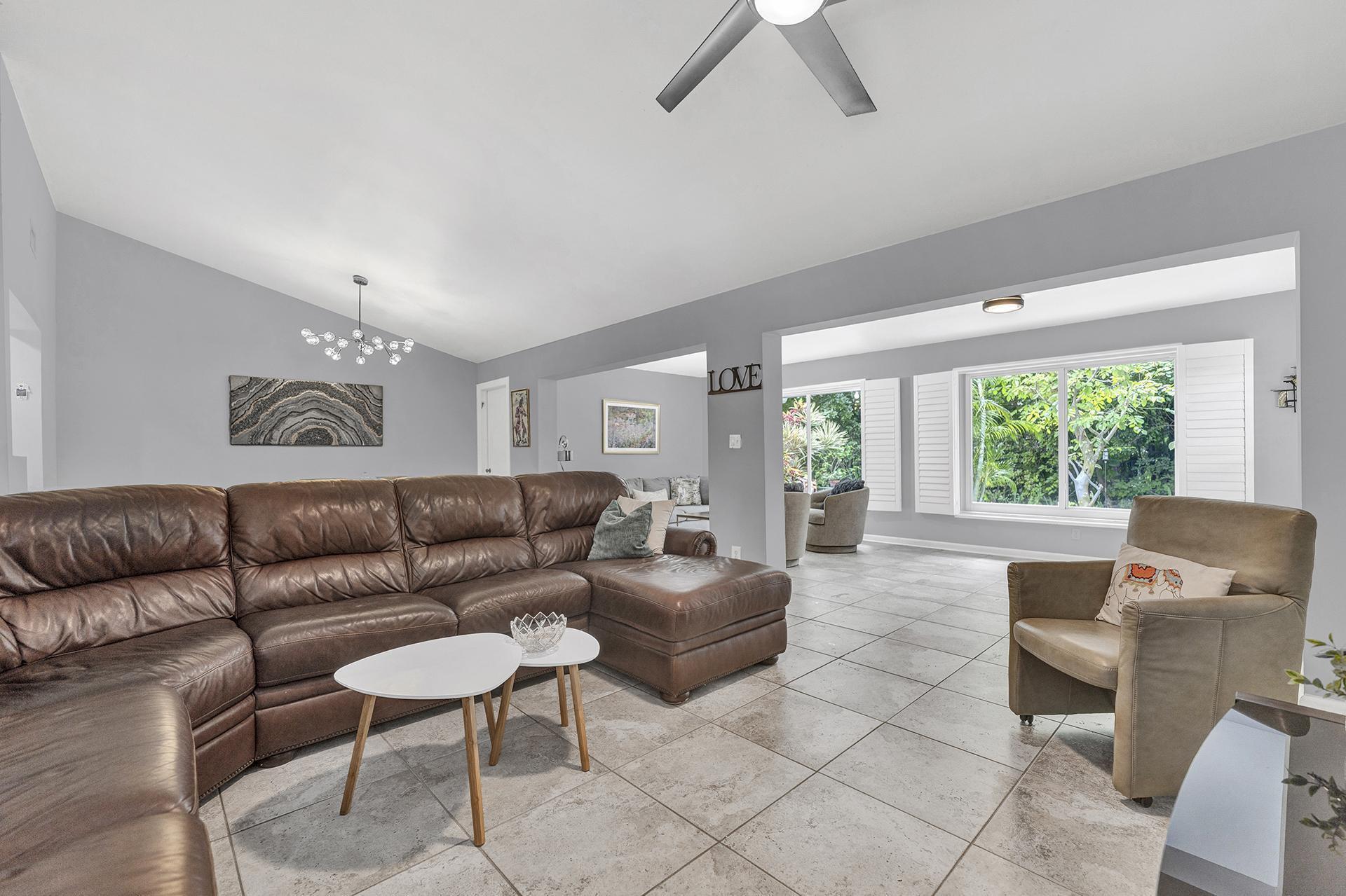 301 Del Rio Boulevard