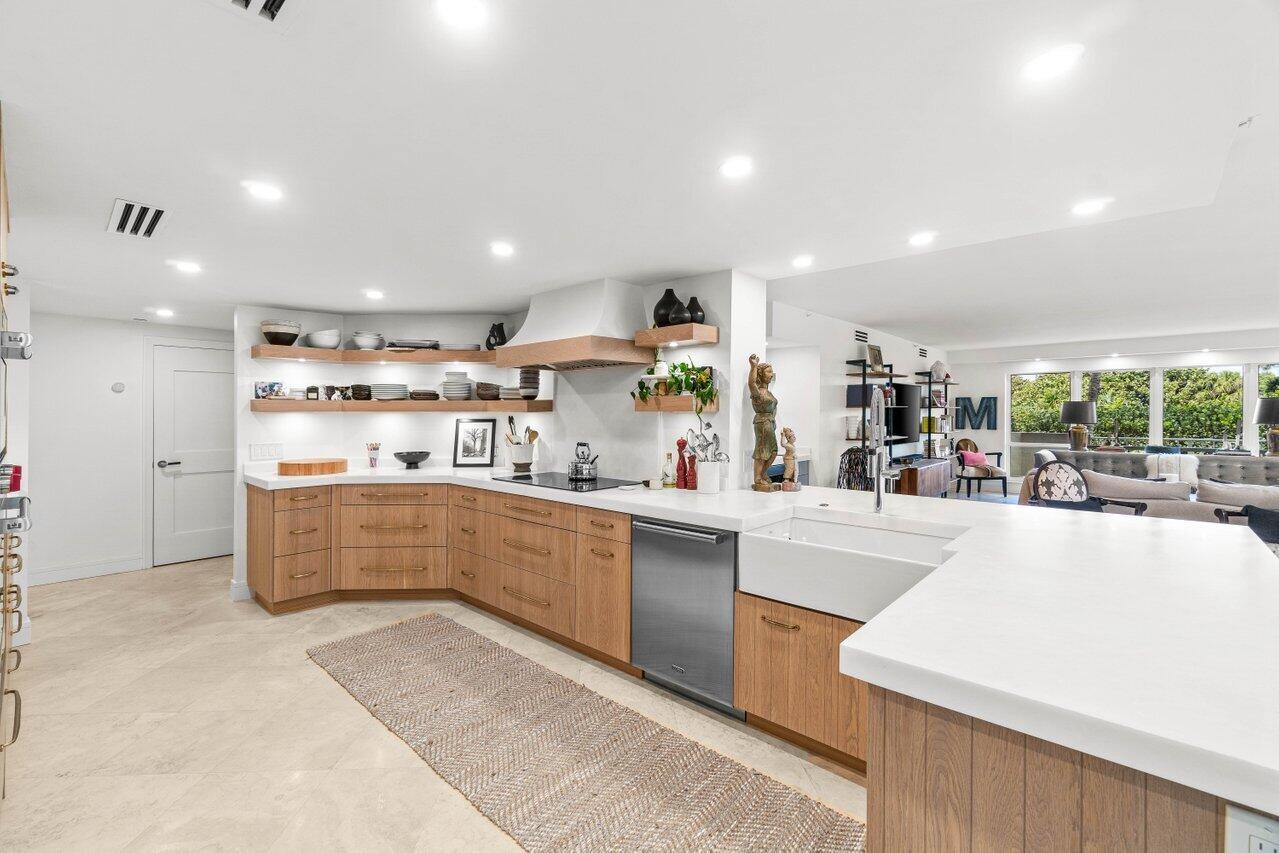 4301 N Ocean Boulevard 201