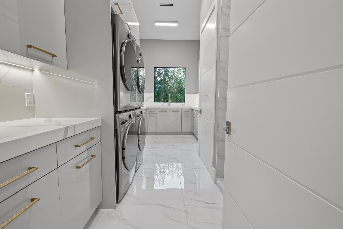 8235 Twin Lake Drive