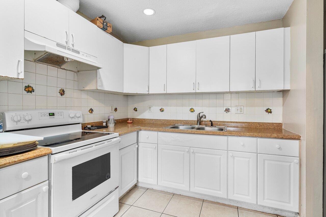 1040 Miami Boulevard 1,2,3