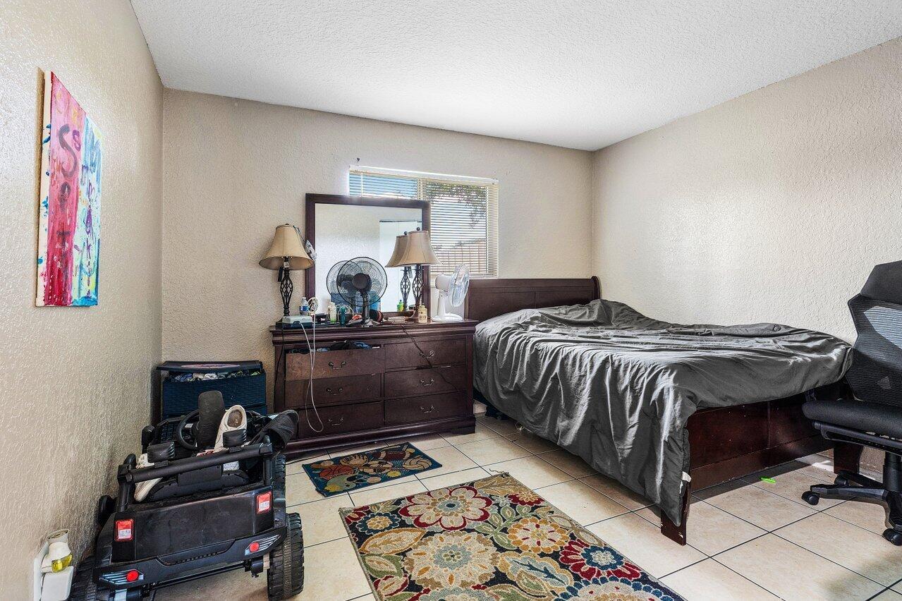 1040 Miami Boulevard 1,2,3