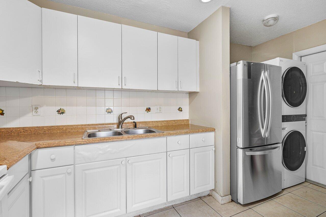 1040 Miami Boulevard 1,2,3