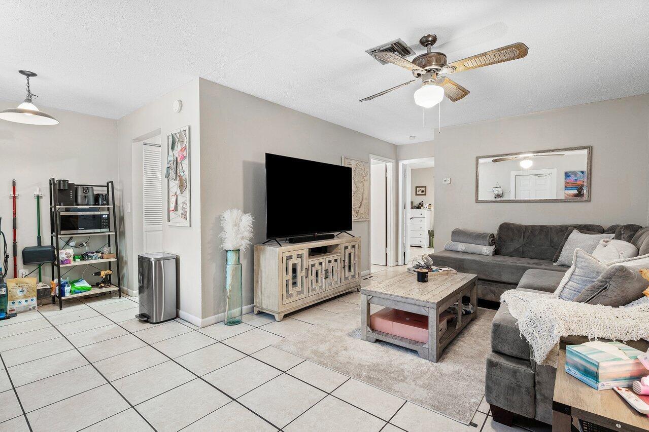 1040 Miami Boulevard 1,2,3