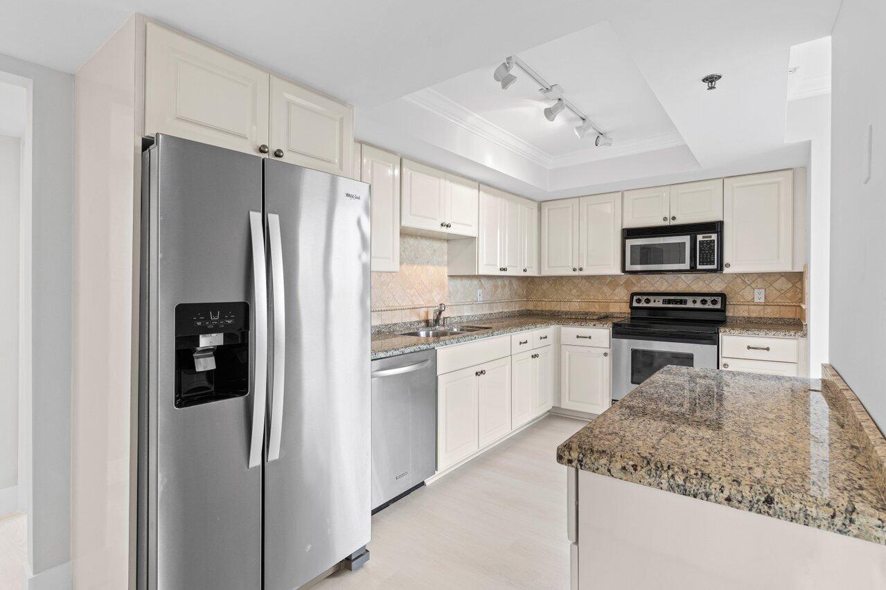 1941 Bridgewood Drive