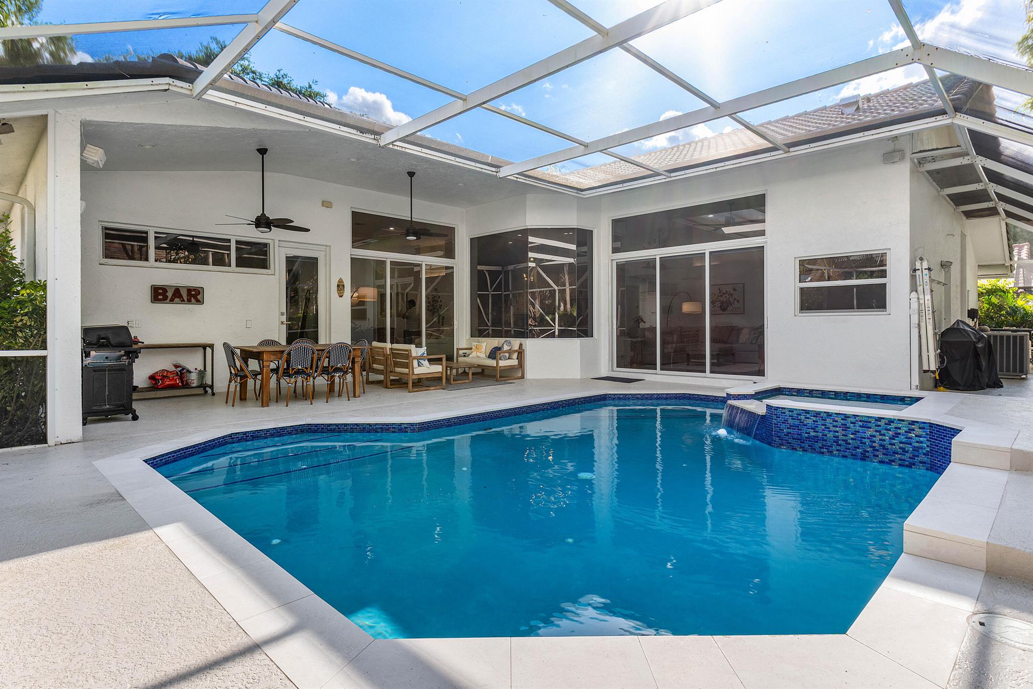 10727 Avenida Santa Ana