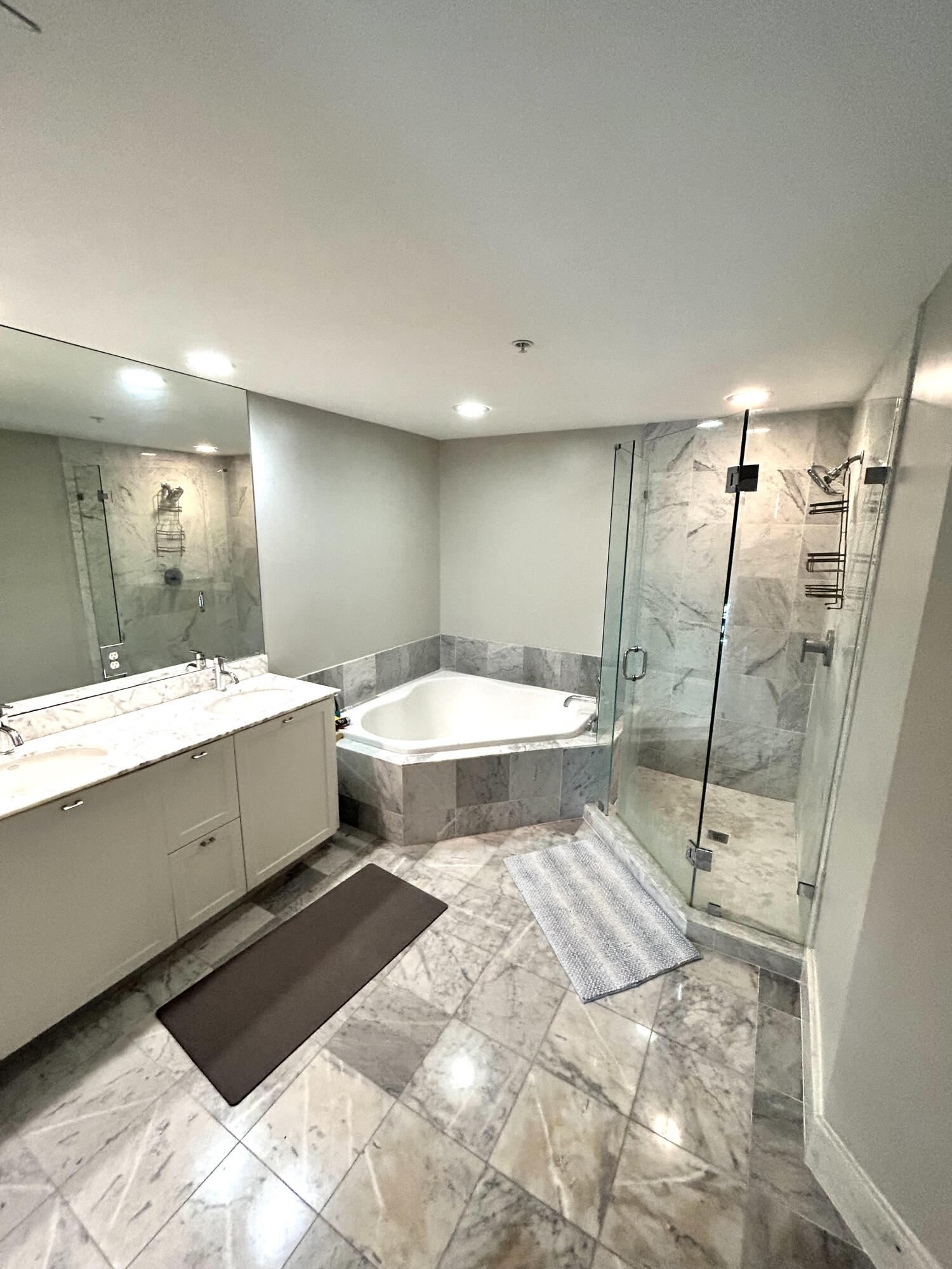 235 NE 1st Street 407