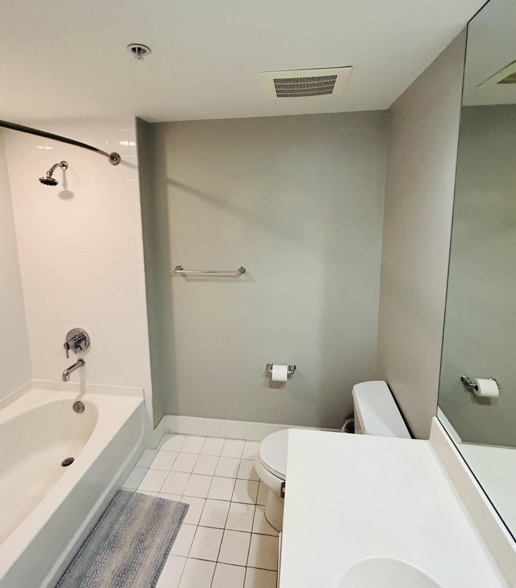 235 NE 1st Street 407