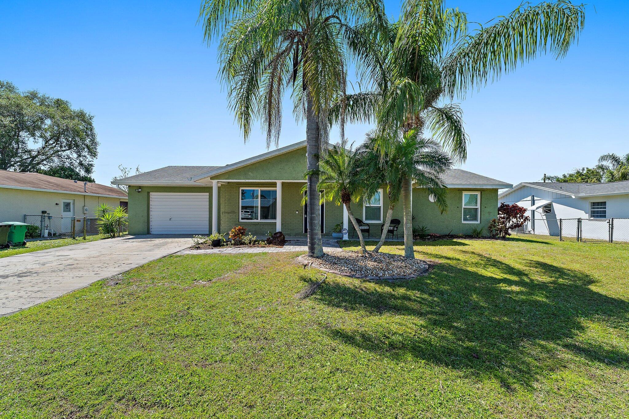 422 SE Lamon Lane