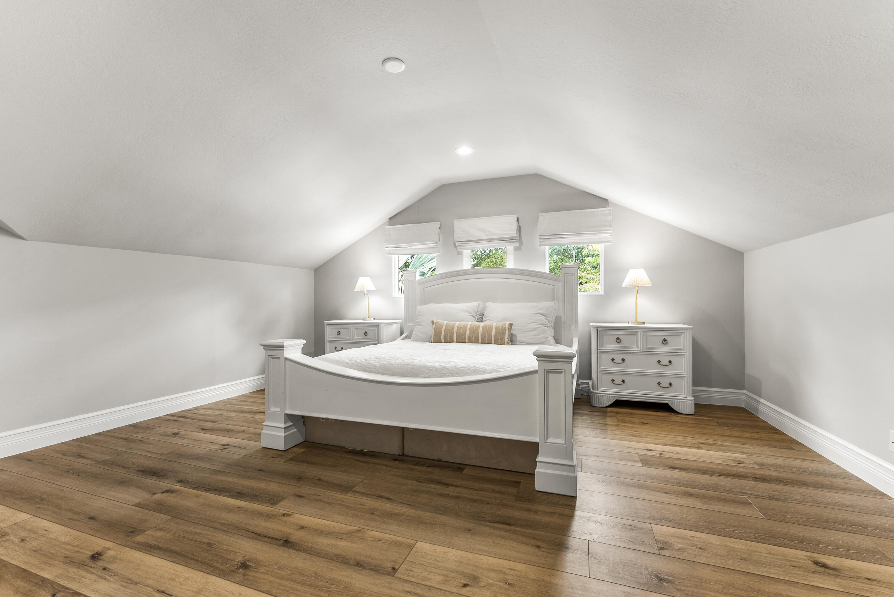 915 Parkside Circle N