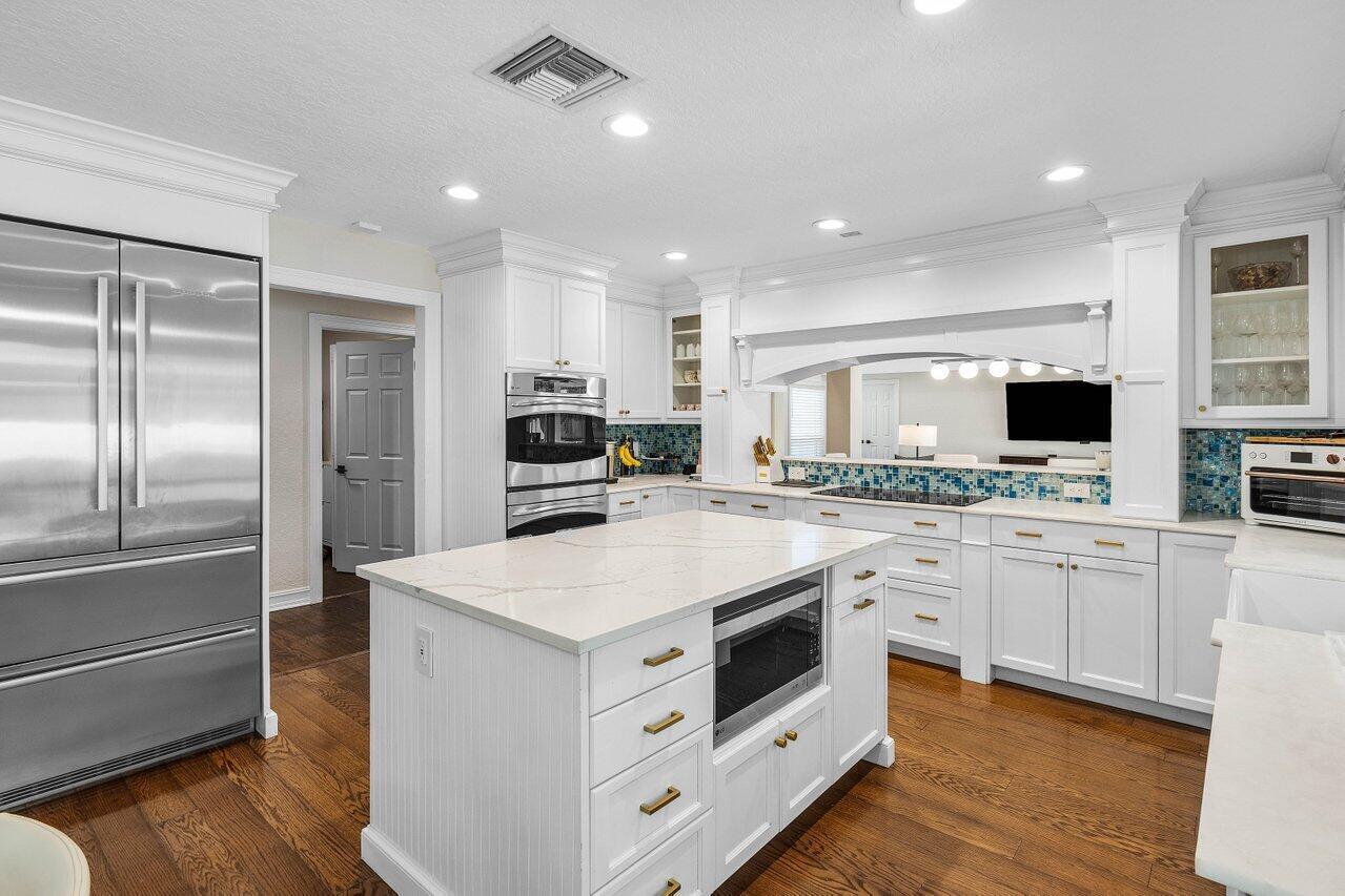 3200 Canterbury Drive