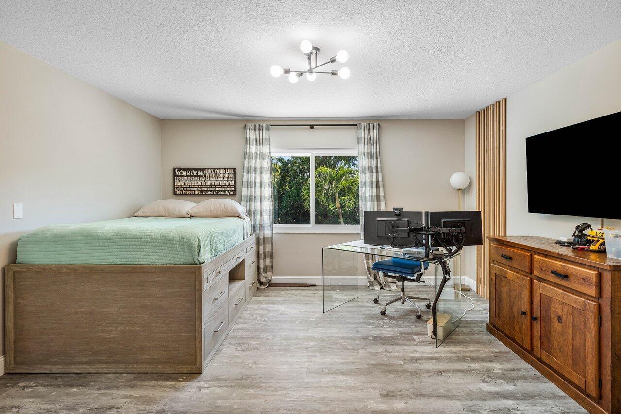 3200 Canterbury Drive