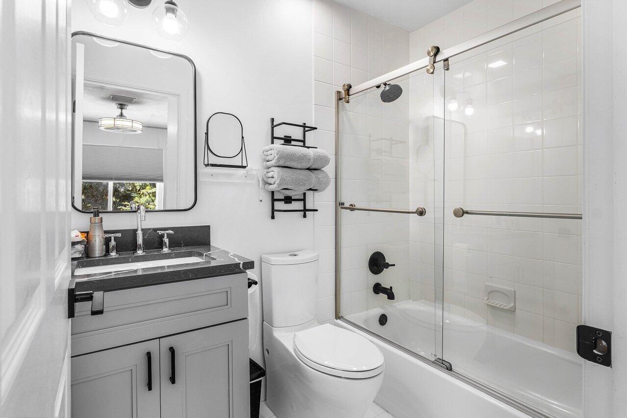 3200 Canterbury Drive