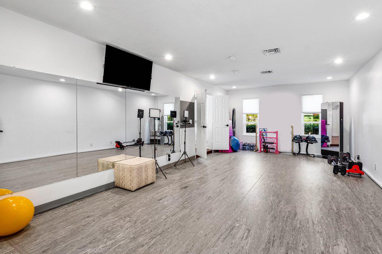 3200 Canterbury Drive