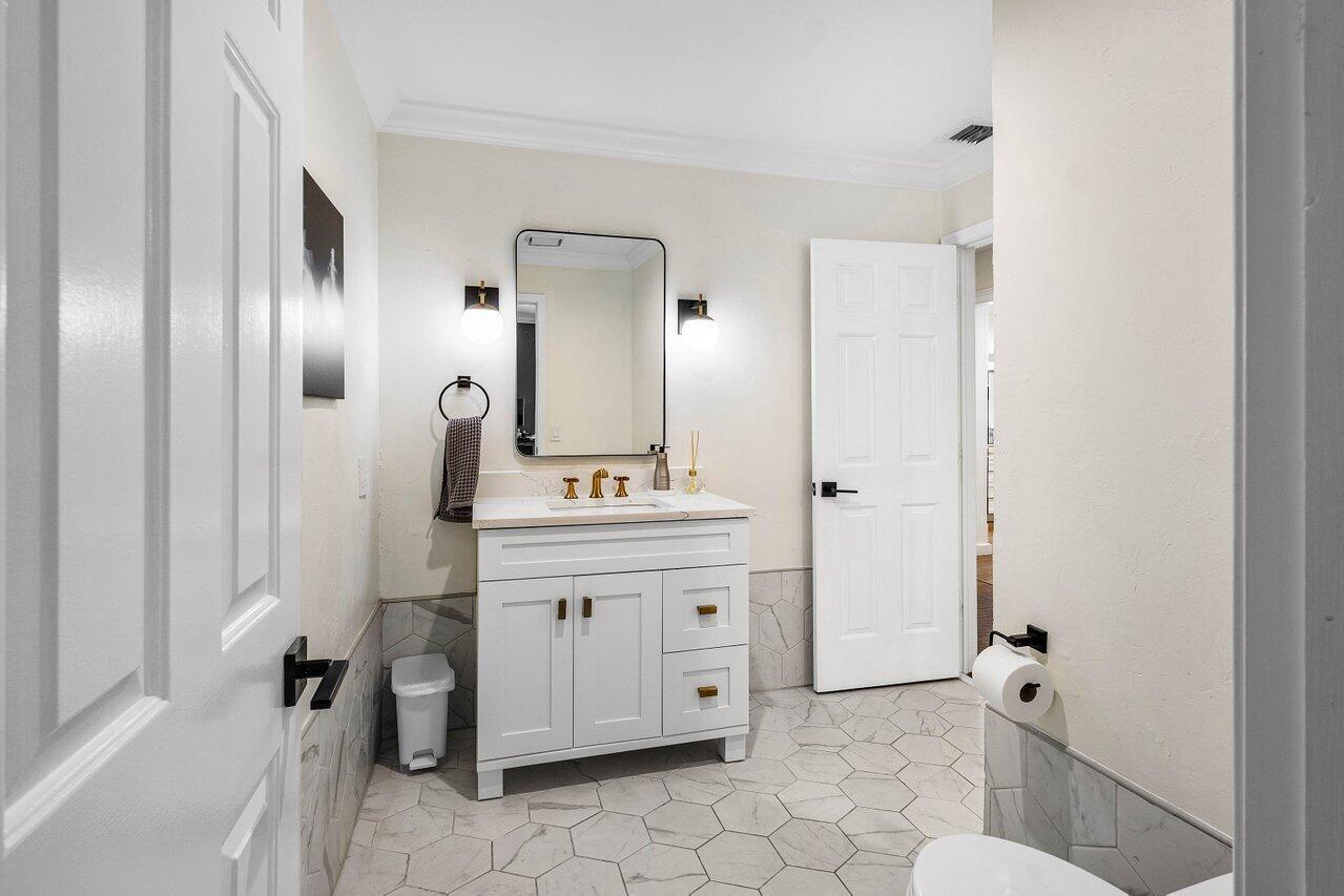 3200 Canterbury Drive