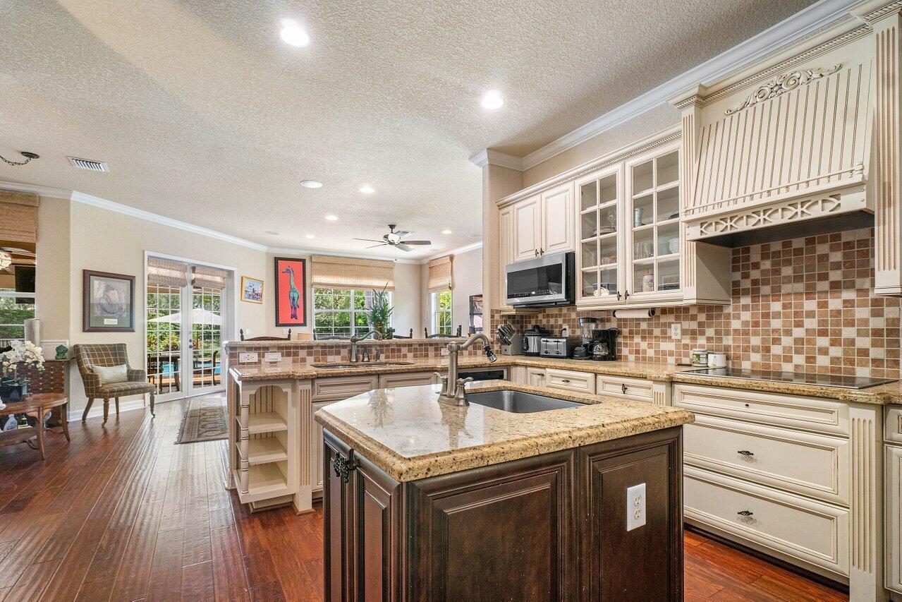 10509 Willow Oak Court