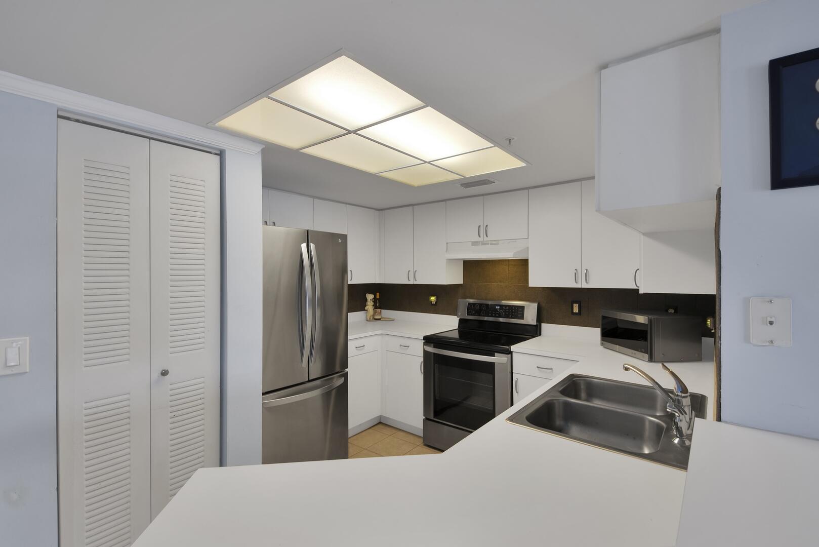 600 Crestwood Court N 611